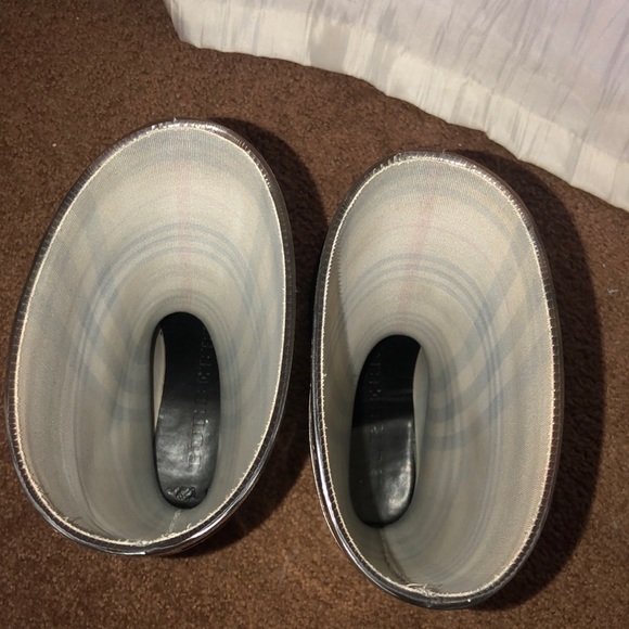 Burberry Rain Boots - Picture 5 of 5